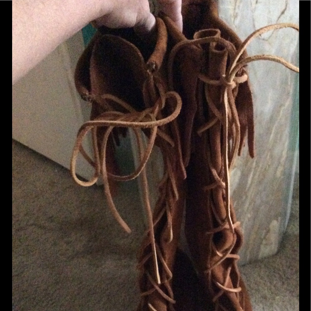 Minnetonka BNWOTSize 6 Knee hi Lace Up Moccasins! - Picture 7 of 7